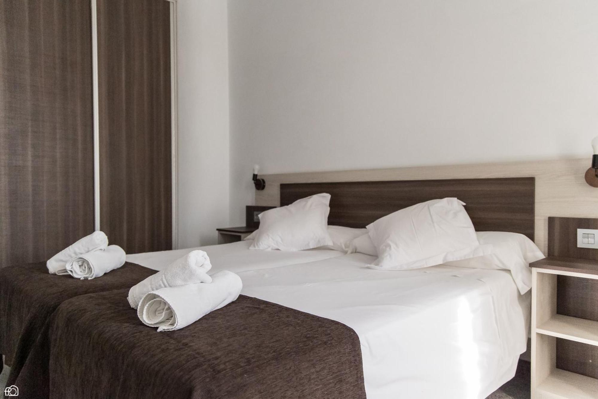 Meson Hostal La Cabana Medellín Exteriör bild